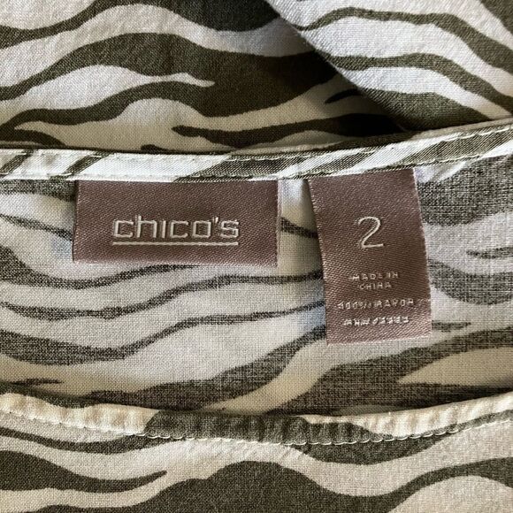 Chico’s  Zebra Print Top  Sz Large - Picture 7 of 8